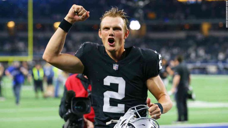 Oakland Raiders overcome Cowboys to win Thanksgiving game at AT&T Stadium